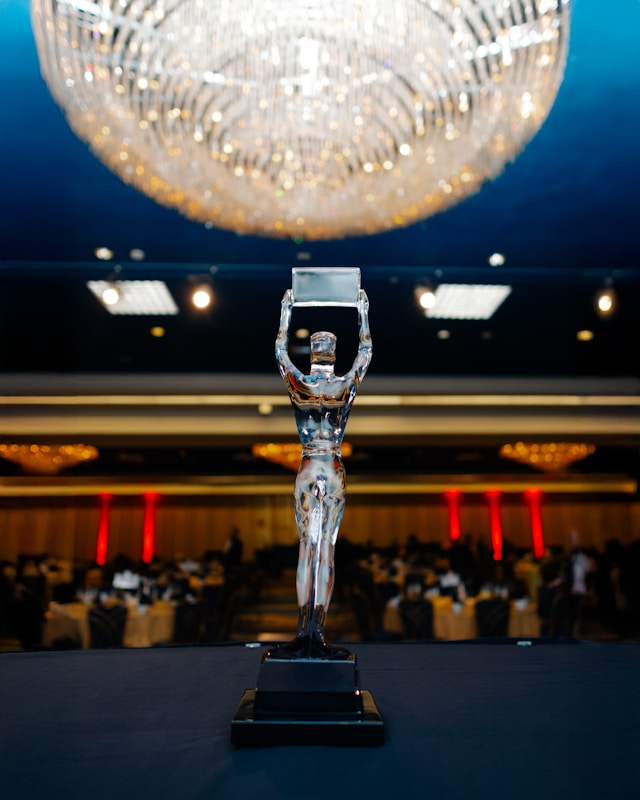 Image default